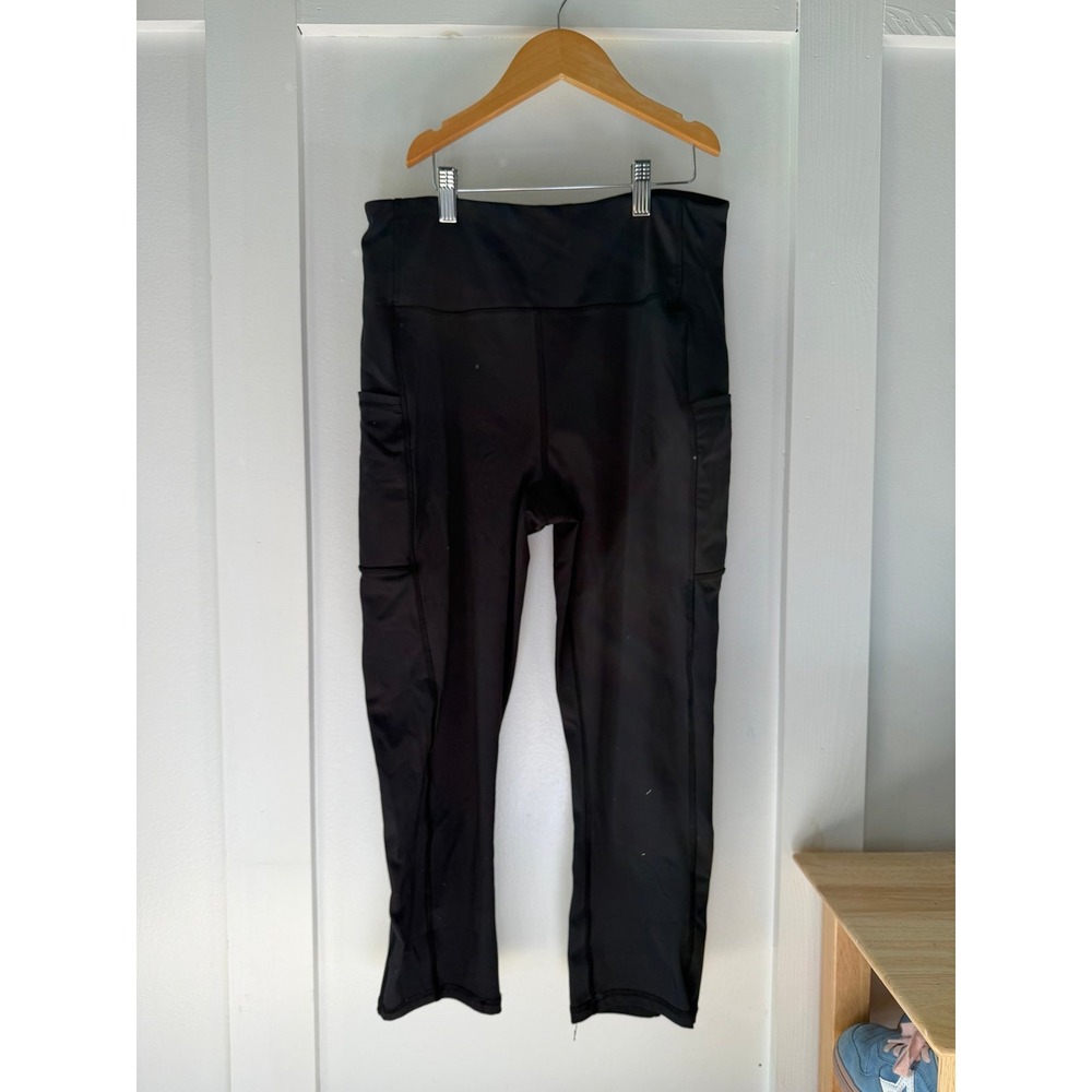 Reebok Women's cropped workout leggings